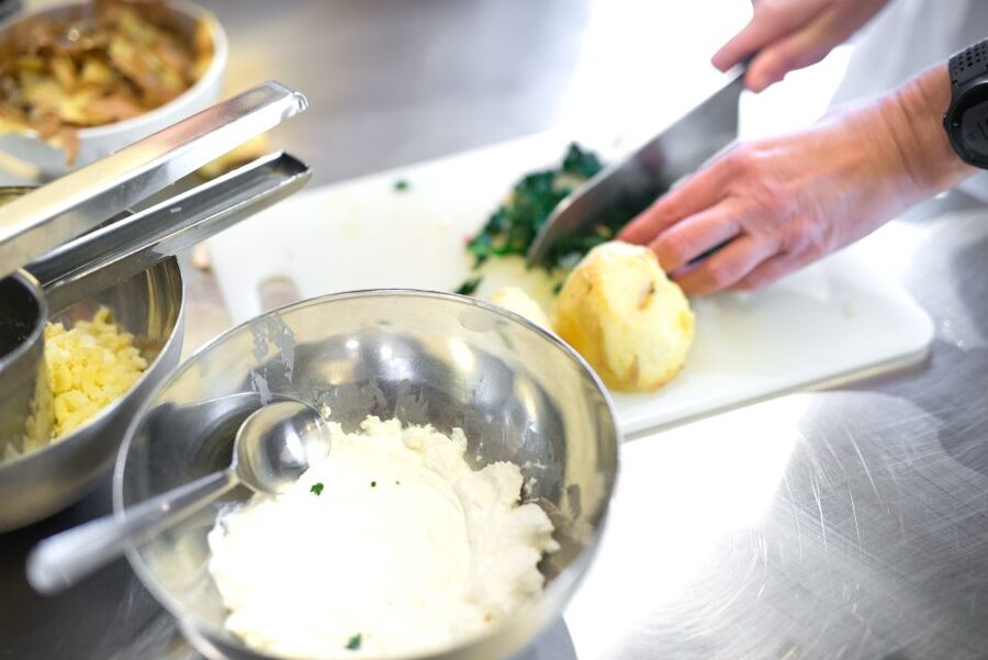 4-Course Cooking Experience in Florence - Group cooking makes dinner social