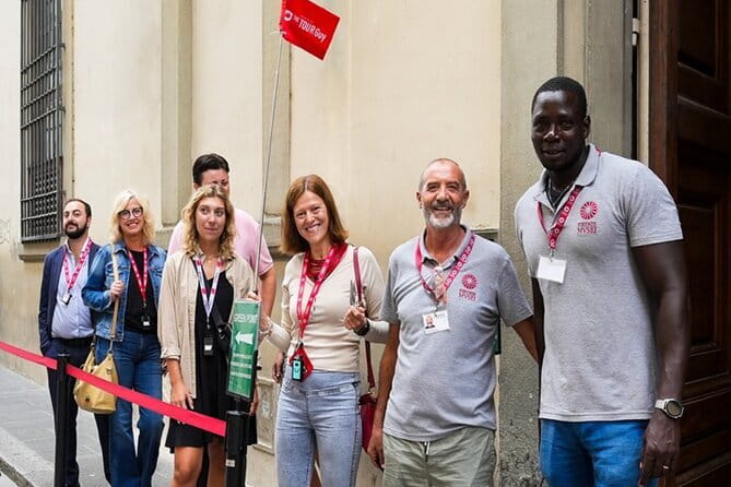 Academia Gallery: Statue of David Evening Tour - The guide can make or break a short visit