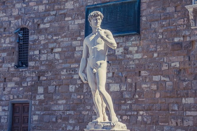 Accademia Gallery Private Tour with 5-star Guide - Seeing David with an expert guide