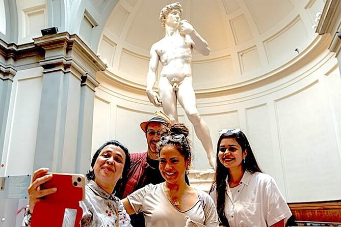 Accademia & Michelangelo's David Express Tour - David takes center stage at the Accademia