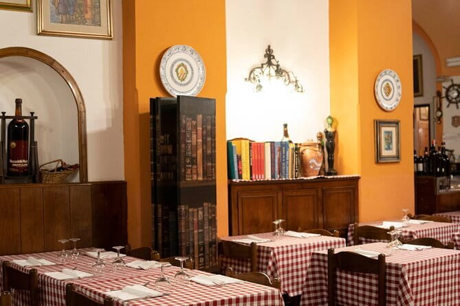 Dinner and Concert with "Three Tenors": A Real Italian Experience - Finding the concert after dinner