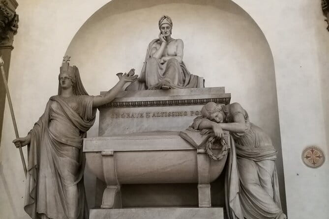 Florence: 1.5-hour Santa Croce Guided Experience - Why Santa Croce makes a good guided visit