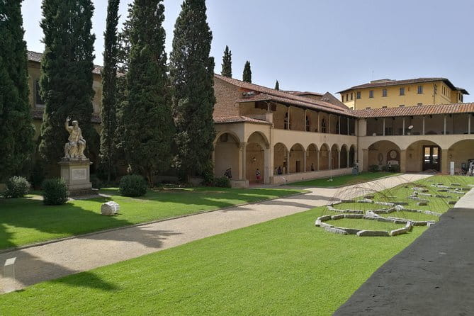 Florence: 1.5-hour Santa Croce Guided Experience - Giotto’s frescoes and the chapel stories