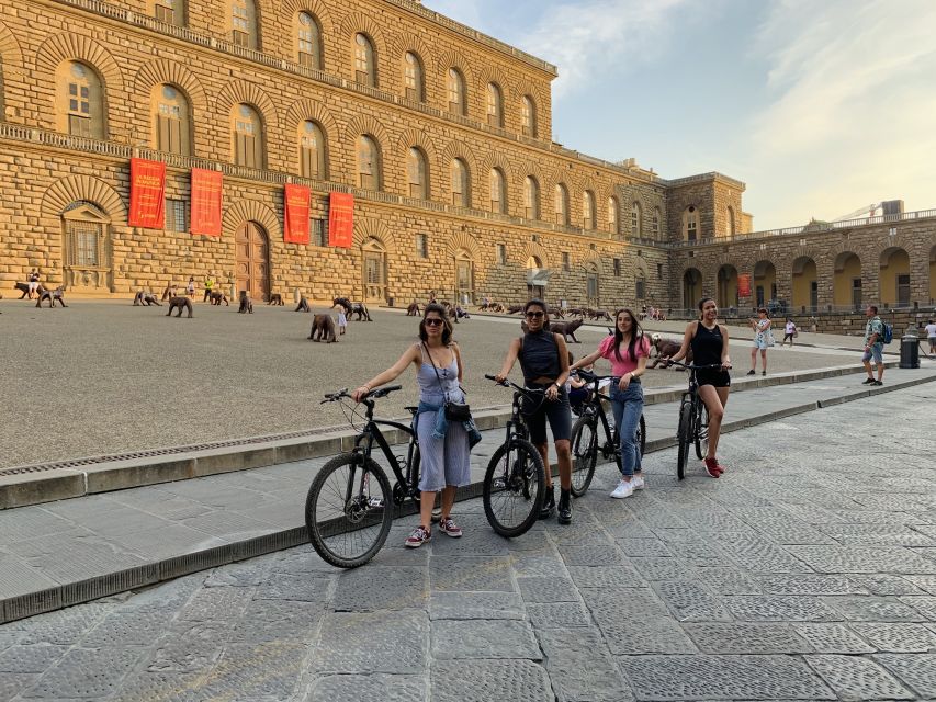 Florence: 2-Hour Guided Sightseeing Bike Tour - The guides make the history useful