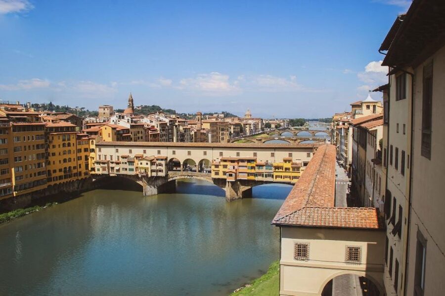 Florence: 4-Hour Accademia and Uffizi Galleries Guided Tour - Walking from the Duomo to Piazza della Signoria
