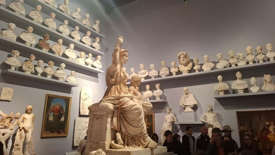 Florence: Accademia Gallery Ticket with Optional Audio Guide - Decide if the audio guide suits you
