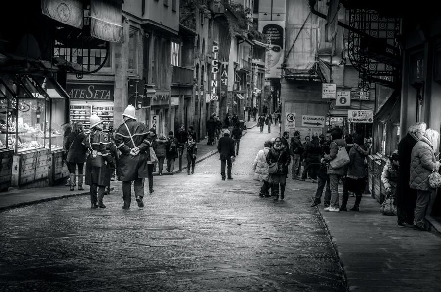 Florence: Audio Guided Walking Tour led by Tour Leader - What the audio system adds, and where it may fall short