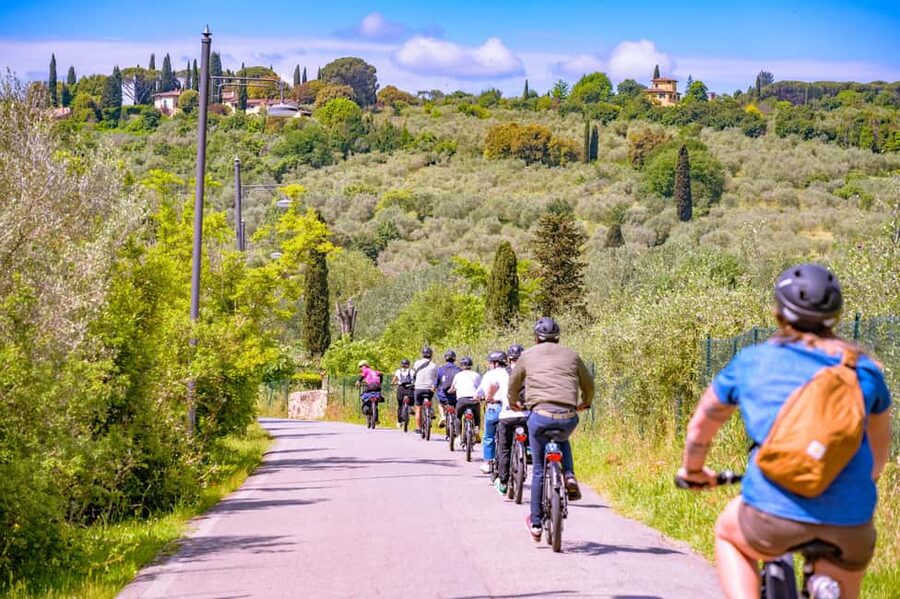 Florence: Chianti E-Bike Tour with Lunch & Two Wine Tastings - Who should book this ride?