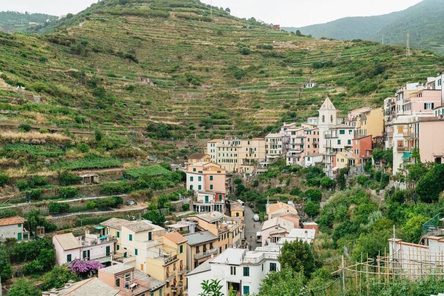 Florence: Cinque Terre Day Trip with Optional Hike - Corniglia: choose between the path and the train
