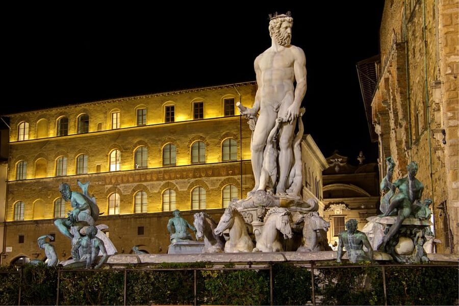 Florence: Dark Secrets & Scandals Evening Walking Tour - What to know before you go