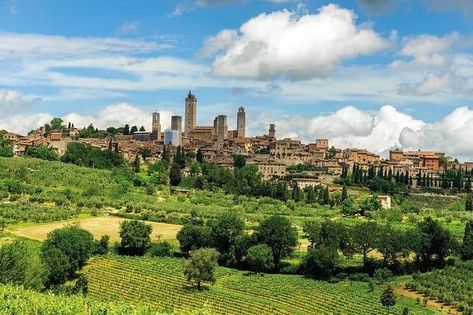 Florence Day Trip: Pisa, San Gimignano and Siena with Lunch - A full Tuscan day, starting early in Florence