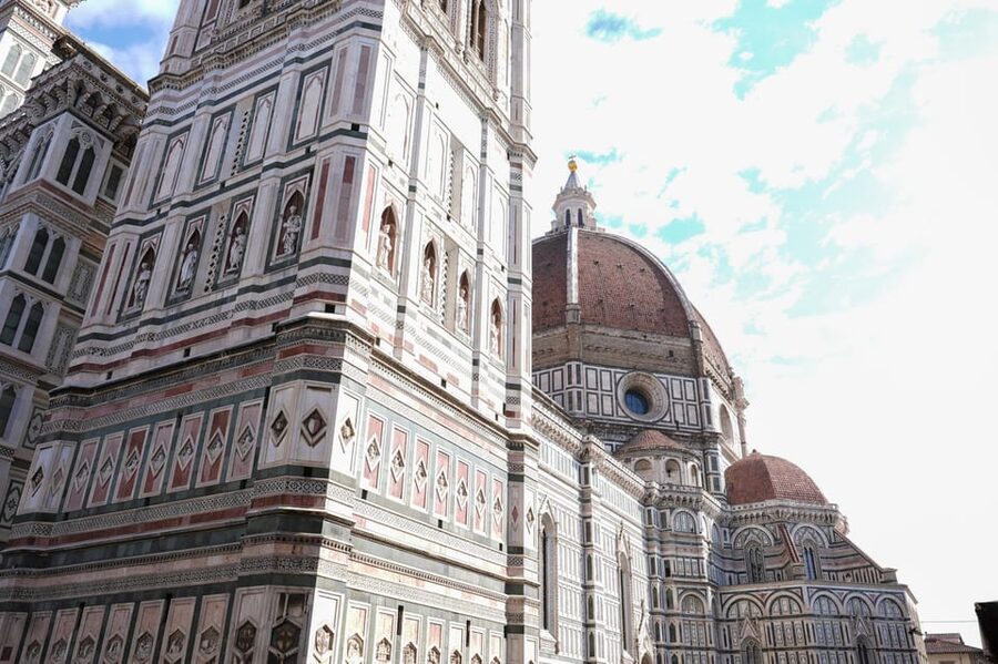 Florence: Duomo Cathedral Guided Tour with Fast-Track Entry - Dress, timing, and who should book