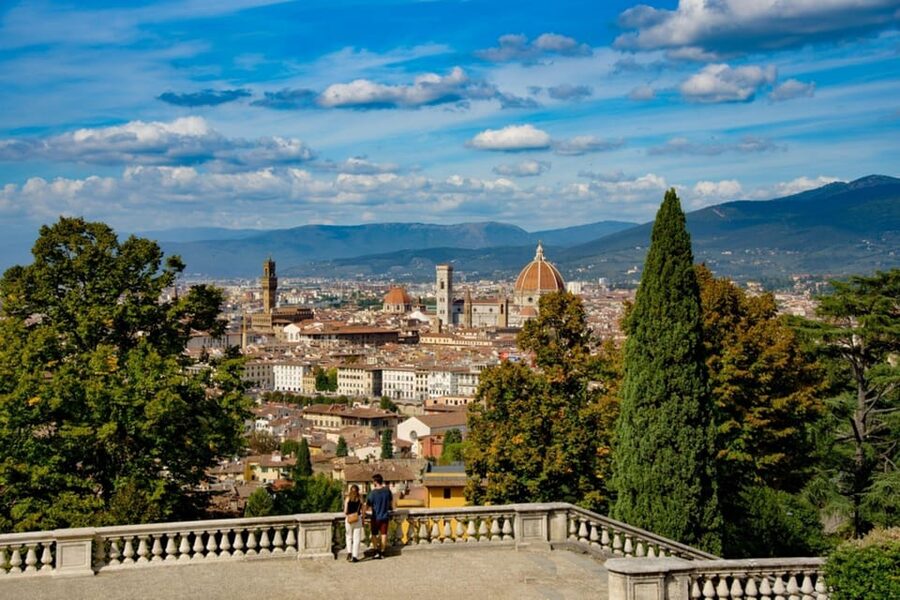 Florence:E-Bike City Tour with stop at Piazzale Michelangelo - The climb to Piazzale Michelangelo