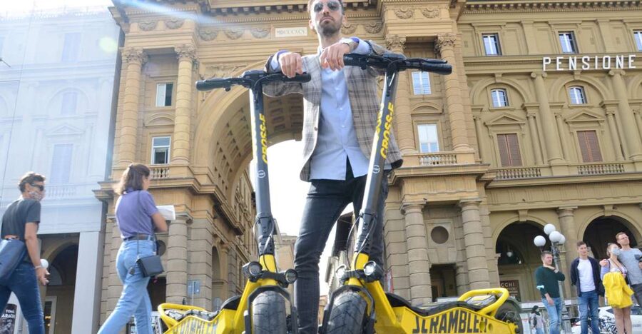 Florence: Electric Scooter Tour with Guide - Florence from the scooter seat