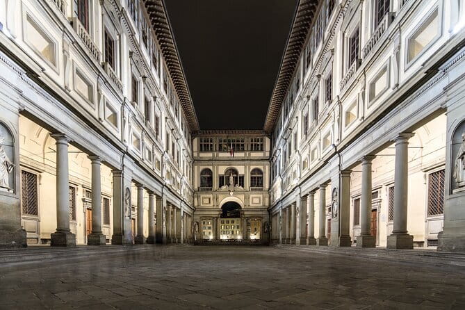 Florence Evening Walking Tour: Stories of Power, Love & Betrayal - Crossing the Ponte Vecchio to Palazzo Pitti