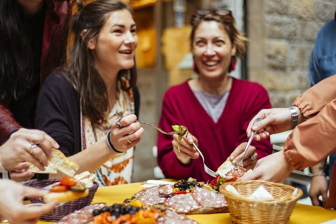 Florence Exclusive PRIVATE Food Tour with 6 or 10 Tastings - Santo Spirito brings you into local life