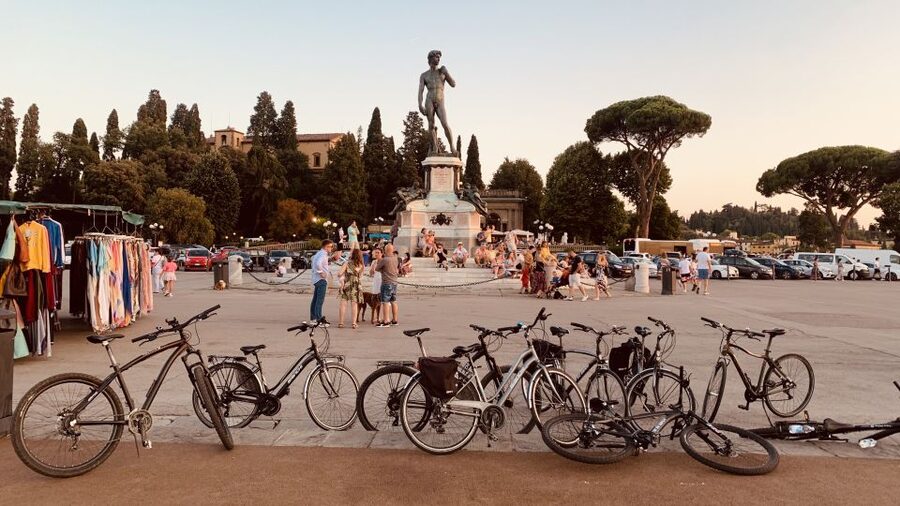 Florence: Guided Bike Tour with Piazzale Michelangelo - A fast route through Florence’s many layers