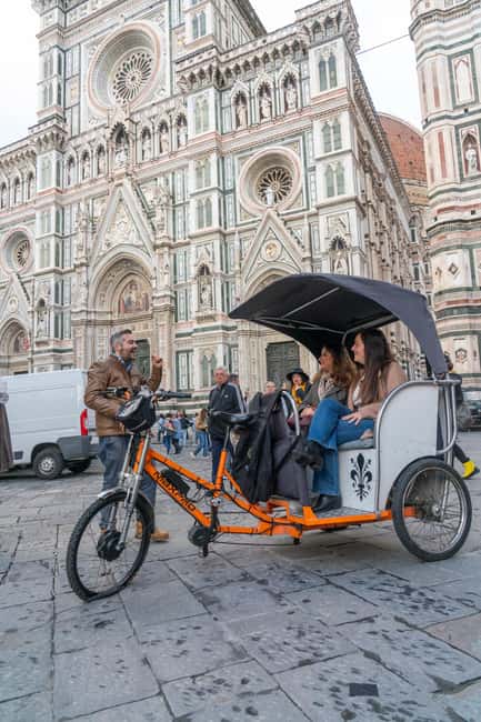 Florence: Guided City Tour by Rickshaw - The guide makes the short tour count