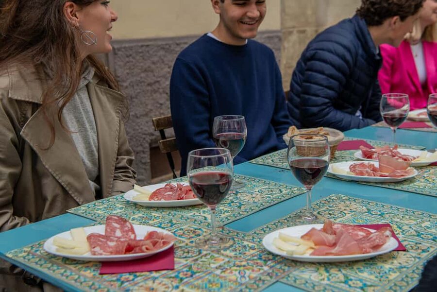 Florence: Guided Food Walking Tour with Tuscan Classics - Starting opposite Schiaccia Passera