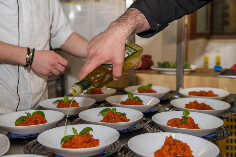 Florence: Guided Food Walking Tour with Tuscan Classics - Who should book this Florence food walk?