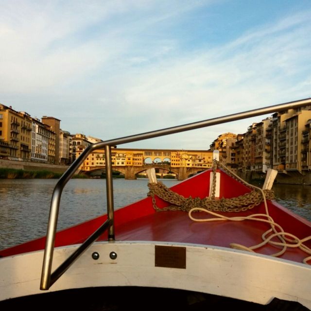Florence: Guided Gondola Boat Tour with a Glass of Wine - Getting the most from the ride
