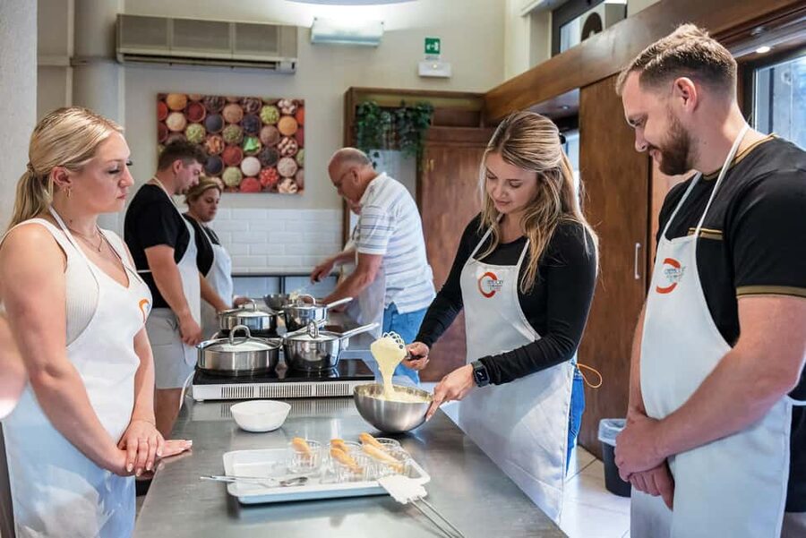 Florence: Handmade Pasta & Dessert Class with Unlimited Wine - The optional street-food add-on