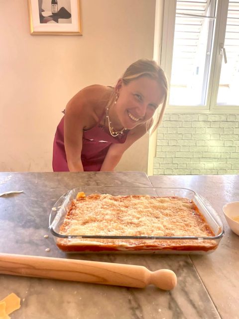 Florence: Lasagna and Spaghetti-Making Class - Finding the red doorbell in central Florence