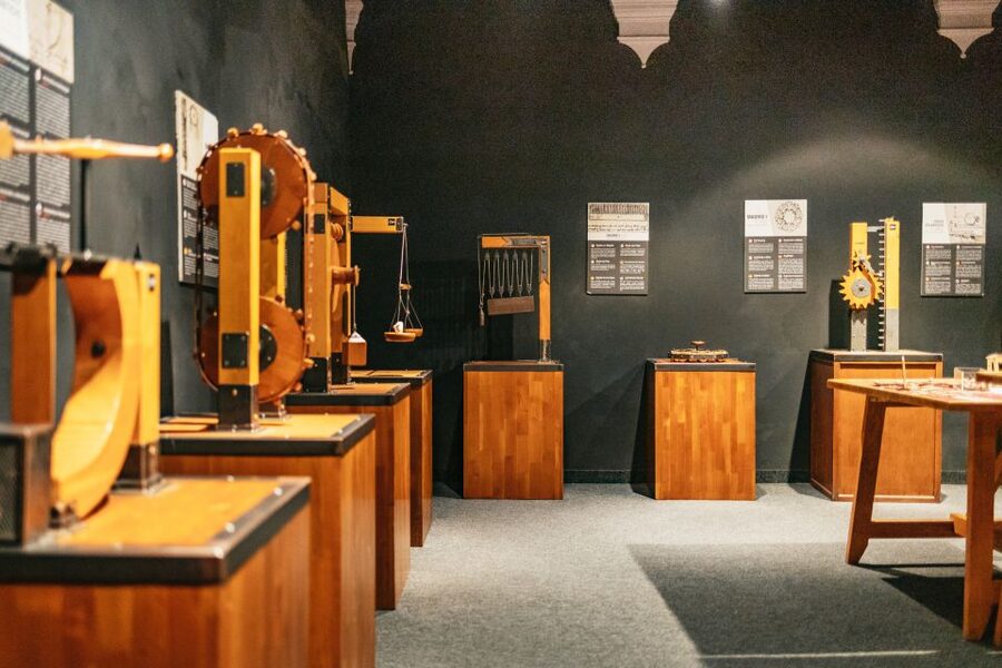 Florence: Leonardo Interactive Museum Entry Ticket - A self-guided visit with phone audio