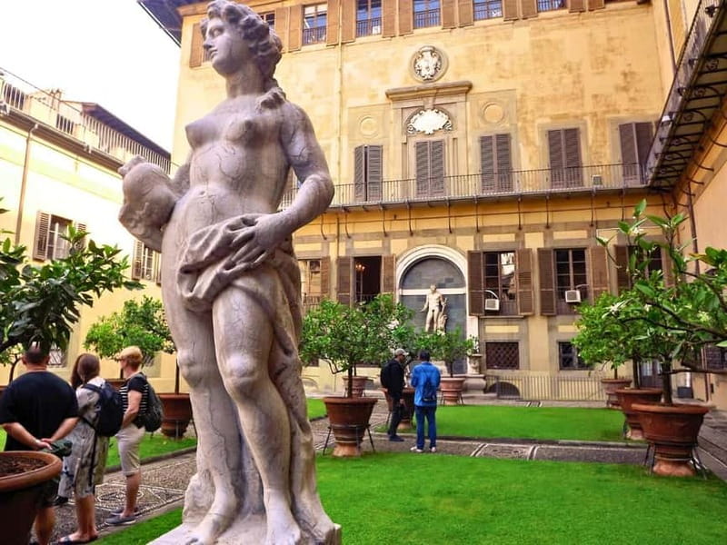 Florence: Medici Family Guided Walking Tour - Pitti Palace and the route back