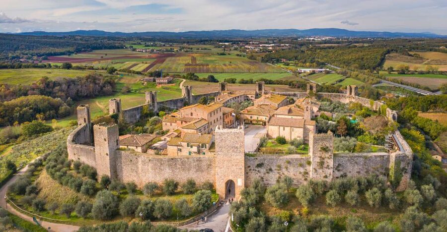 Florence: Monteriggioni & Val d'Orcia Optional Wine Tasting - Montalcino: a choice between wine and wandering