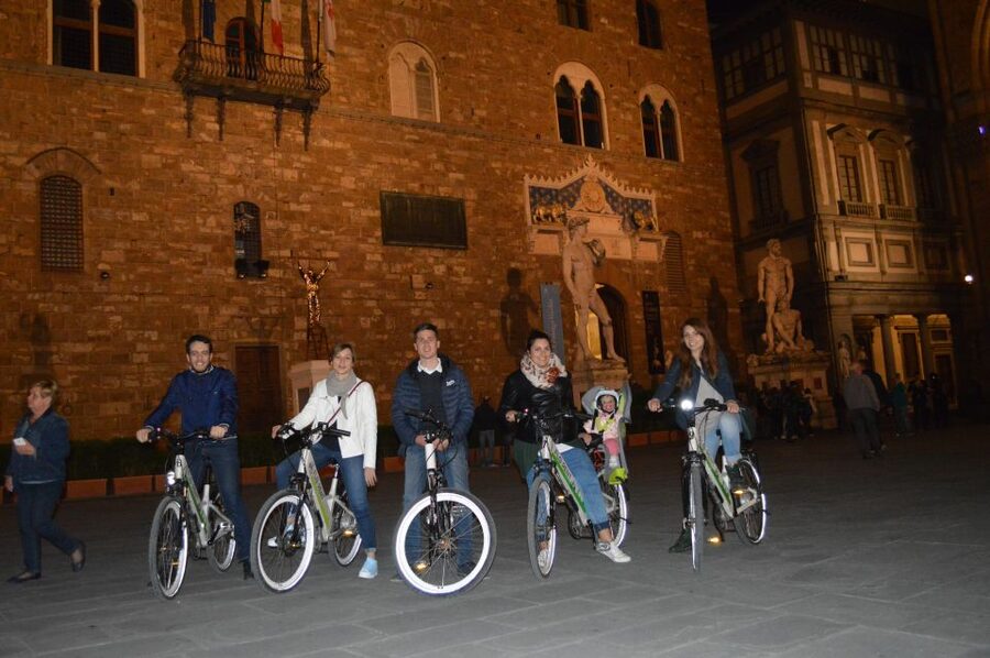 Florence: Night Tour by Electric Bike - Who should book this tour?