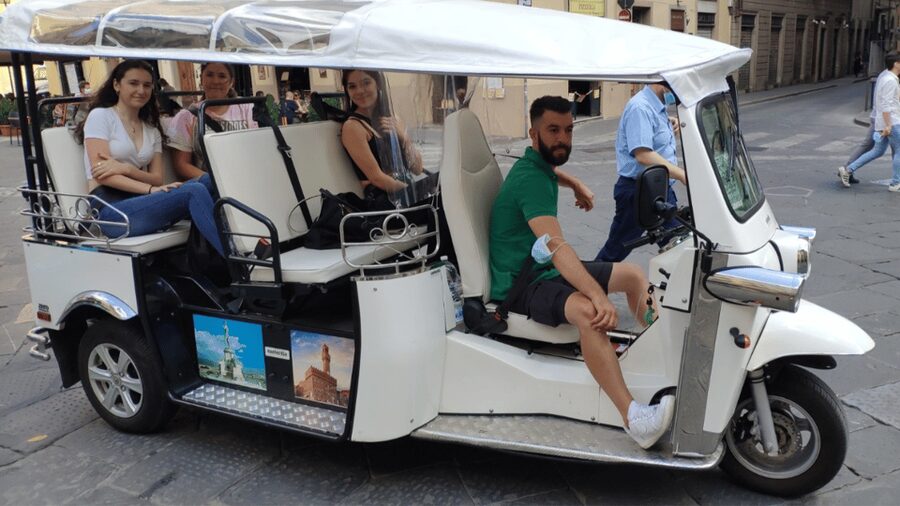 Florence: Old Town Golf Cart Excursion - From Santa Maria Novella to the Arno