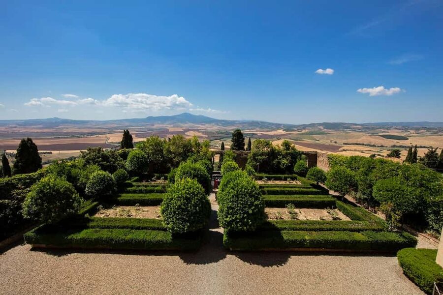 Florence: Orcia Valley, Montalcino, Pienza with Lunch & Wine - The pace, group size, and what the day asks of you
