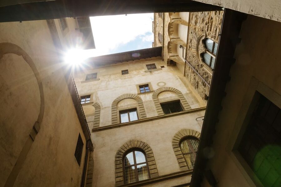 Florence: Palazzo Vecchio Entrance Ticket & Audioguide - A fortress-like palace at the center of Florence