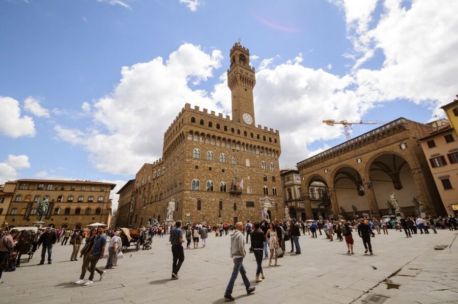 Florence: Palazzo Vecchio Entrance Ticket & Audioguide - Exploring the palace with an audio or tablet guide