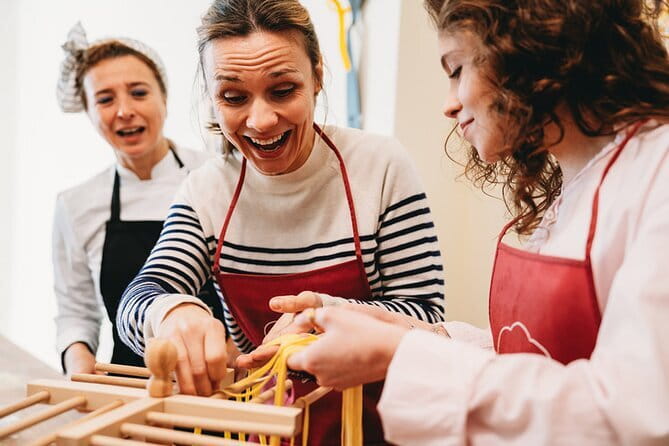 Florence: Pasta Cooking Class with Unlimited Wine - Who will get the most from this class