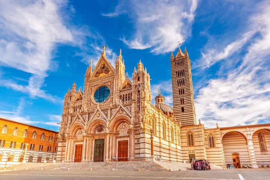 Florence: Pisa, Siena and San Gimignano Day Trip with Lunch - A Chianti winery lunch breaks up the coach day