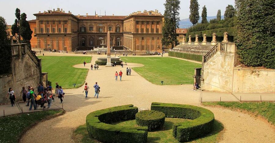 Florence: Pitti Palace and Boboli Gardens Walking Tour - Inside Palazzo Pitti: art with family context