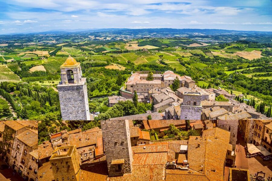 Florence: Pizza and Gelato Class at a Tuscan Farmhouse - A meal with a view, not a formal restaurant service