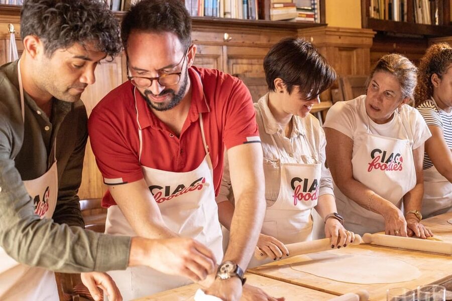 Florence: Pizza and Gelato Experience with Unlimited Wine - Kneading dough, not just watching a chef