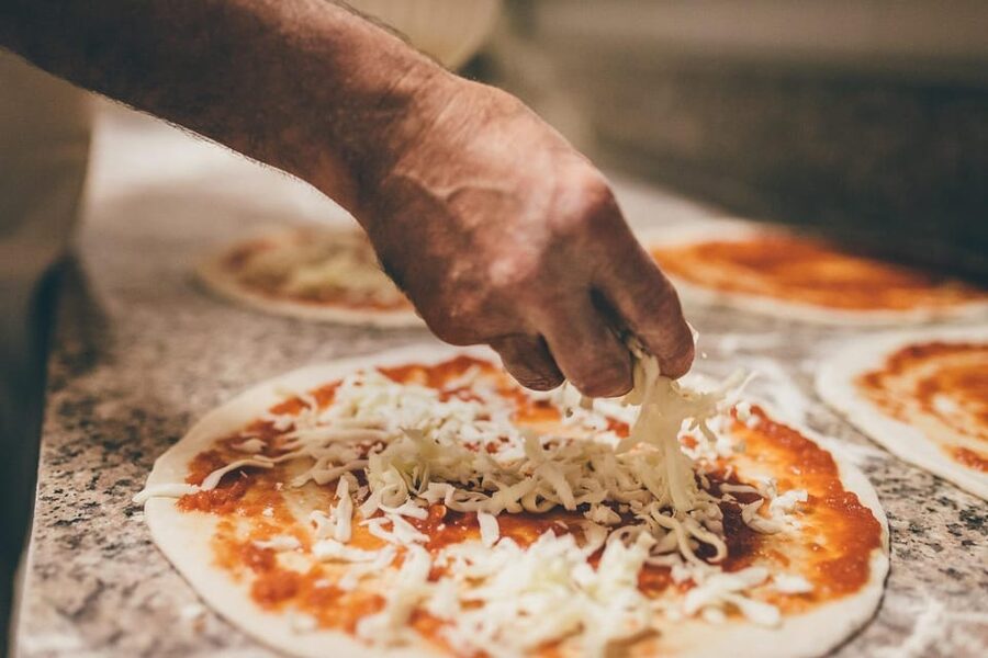 Florence: Pizza and Gelato Experience with Unlimited Wine - Should you book the Florence pizza and gelato class?