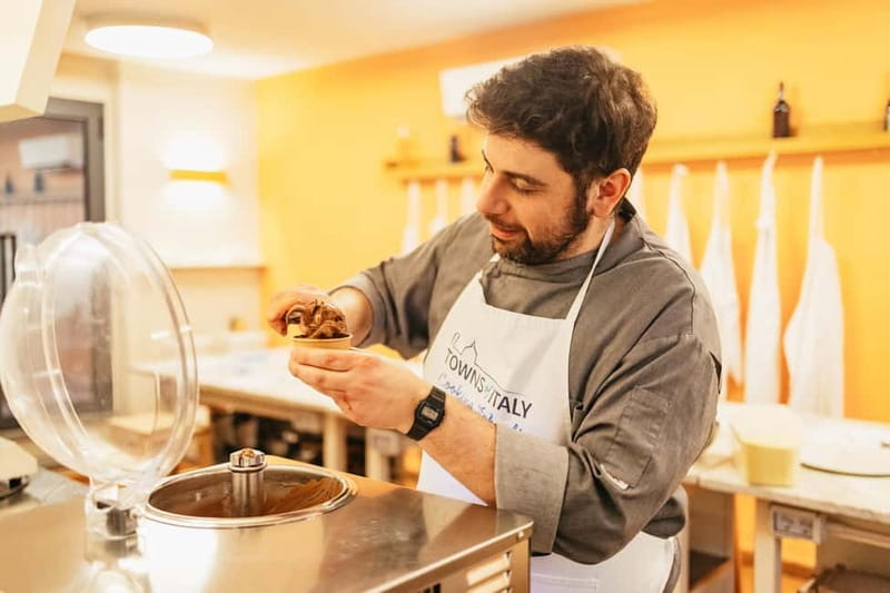 Florence: Premium Cooking Class for Pasta and Gelato - The premium market tour adds a taste of local life