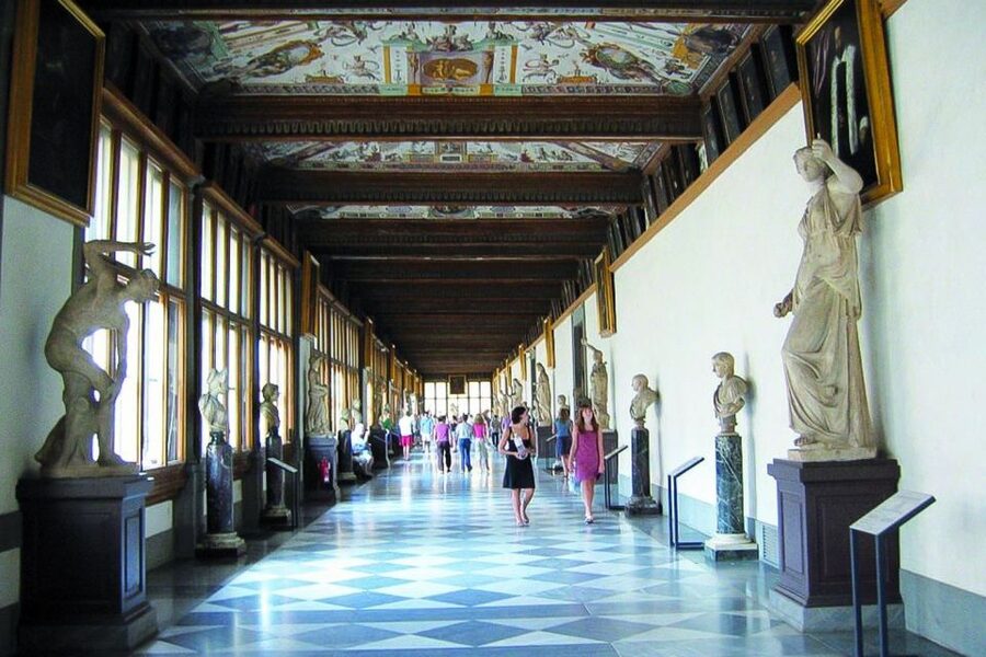 Florence: Private Uffizi Gallery Discovery Tour with Ticket - Three hours with Botticelli, Michelangelo and Leonardo