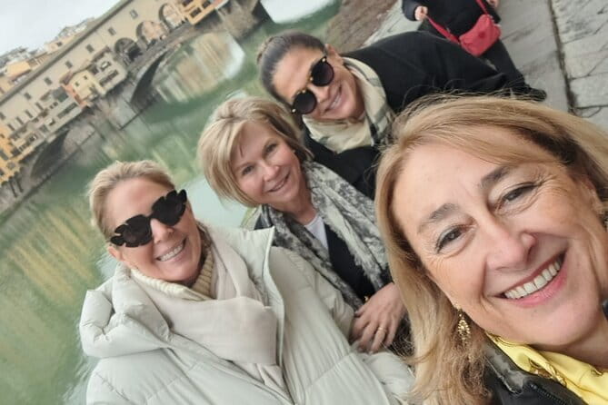 Florence Private Walking tour with Skip-the-line to Accademia - Ponte Vecchio and the Medici passage overhead