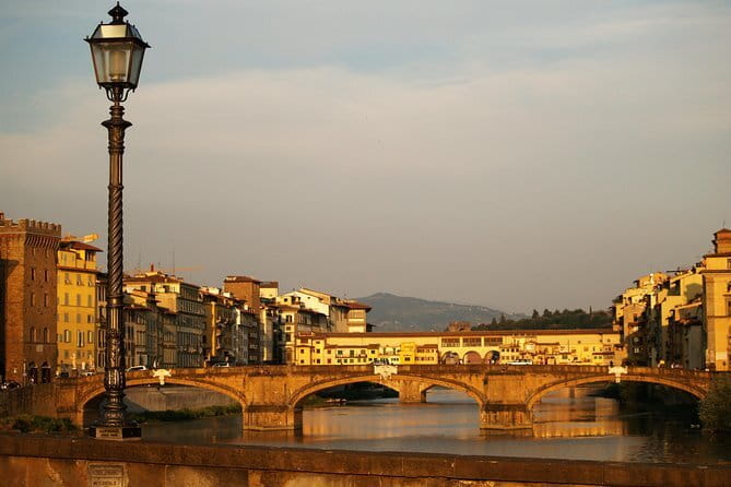 Florence River Cruise on a Traditional Barchetto - From Piazza della Signoria to the water