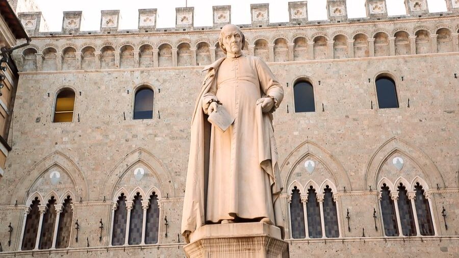Florence: S. Gimignano, Siena, Chianti & Wine Tasting Lunch - A brief pause in Monteriggioni