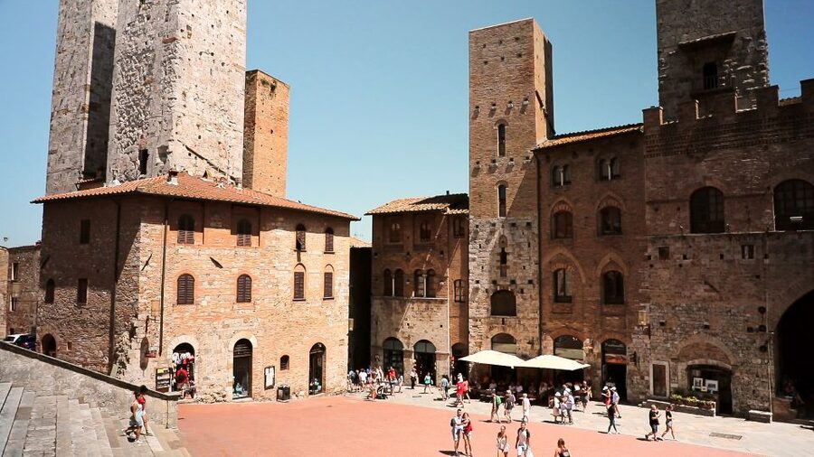 Florence: S. Gimignano, Siena, Chianti & Wine Tasting Lunch - Lunch and wine in the Chianti hills