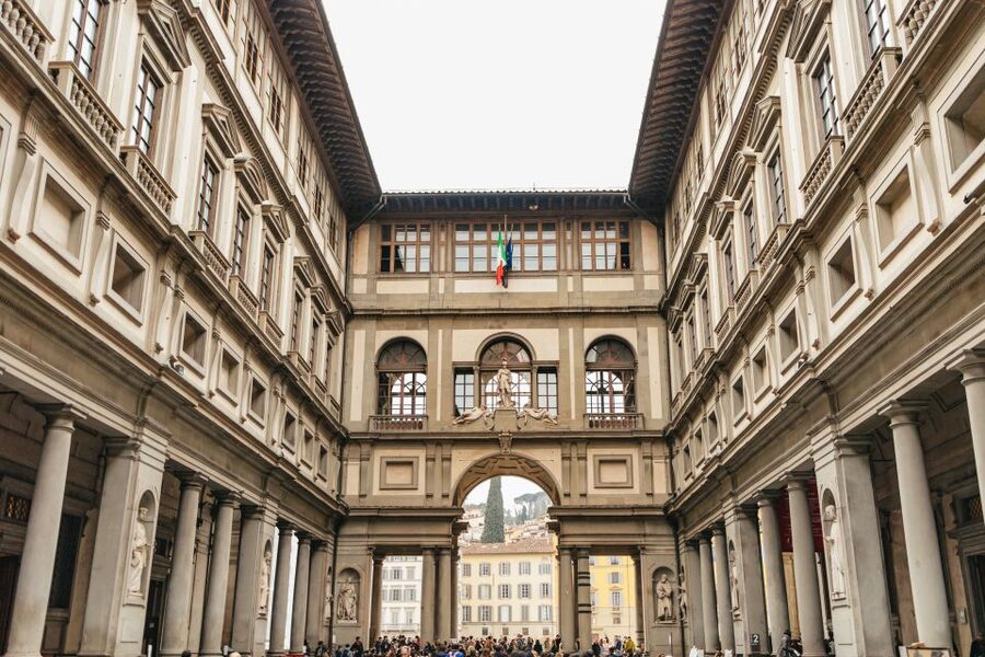 Florence: Skip-the-Line Uffizi Small Group Tour - Meeting in Florence and walking to the gallery
