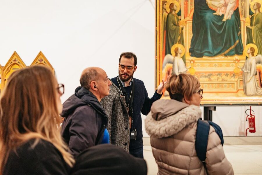 Florence: Skip-the-Line Uffizi Small Group Tour - The stairs, accessibility and the terrace