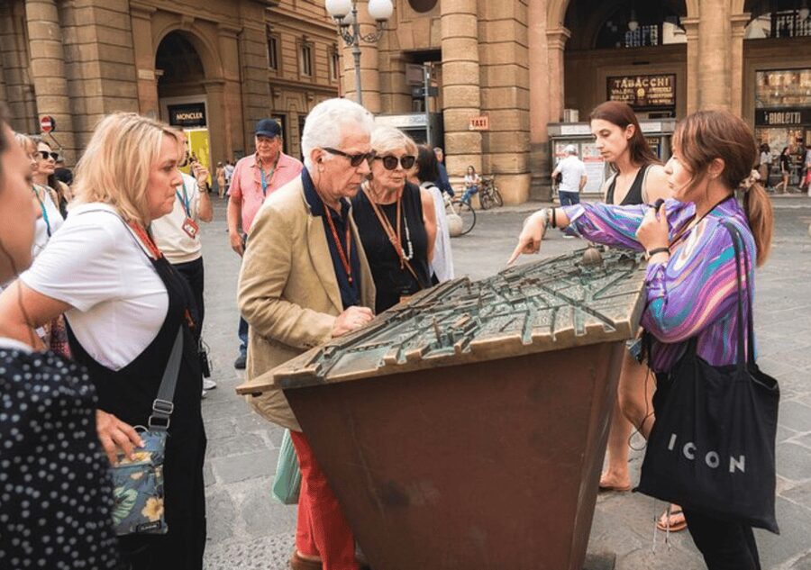 Florence: Small Group Guided Walking Tour - From the Hard Rock Cafe to the Duomo